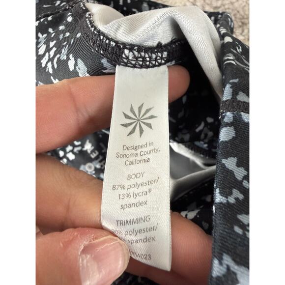 Athleta Size XS Geometric Cropped Athleisure Leggings Gray Black Stretch Casual - Picture 8 of 10